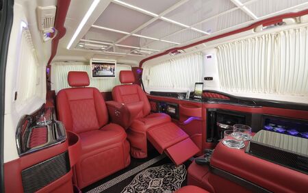 KLASSEN VIP VAN MVD 9016