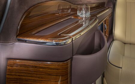 KLASSEN VIP VAN MVD 9025