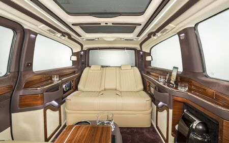 KLASSEN VIP VAN MVD 9025