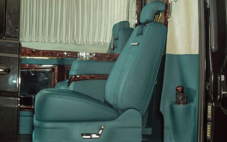 KLASSEN VIP VAN MVD 9026