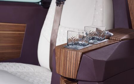 KLASSEN VIP VAN MVD 9027