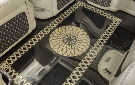 KLASSEN VIP VAN MVD 9015