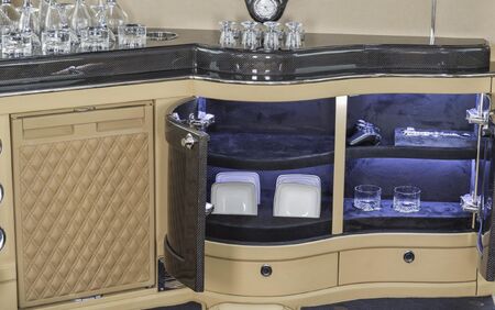 KLASSEN VIP VAN MVD 9000