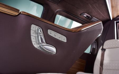 KLASSEN VIP VAN MVD 9027