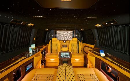 KLASSEN VIP VAN MVD 9044