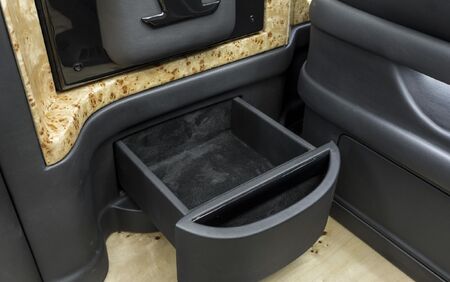 KLASSEN VIP VAN MVD 9011