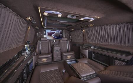 KLASSEN VIP VAN MVD 9032