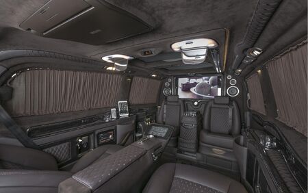 KLASSEN VIP VAN MVD 9021