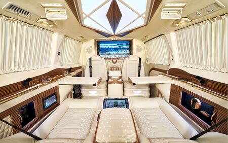 KLASSEN VIP VAN MVD 9051