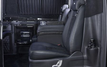 KLASSEN VIP VAN MVD 9031