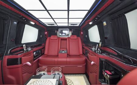 KLASSEN VIP VAN MVD 9014