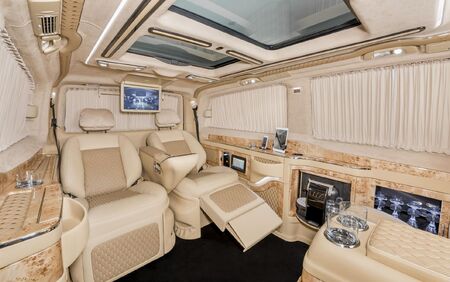 KLASSEN VIP VAN MVD 9020