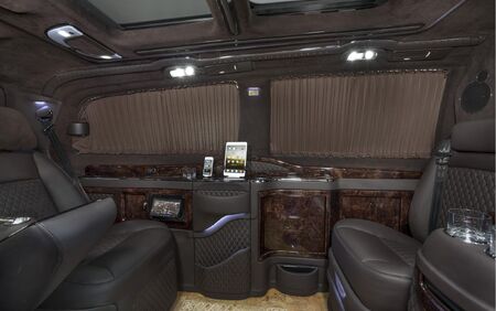 KLASSEN VIP VAN MVD 9018