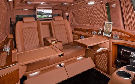 KLASSEN VIP VAN MVD 9003