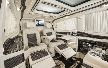 KLASSEN VIP VAN MVD 9015