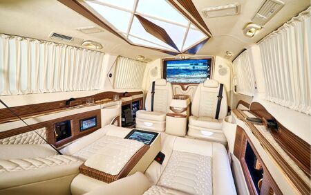 KLASSEN VIP VAN MVD 9051