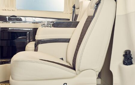 KLASSEN VIP VAN MVD 9028