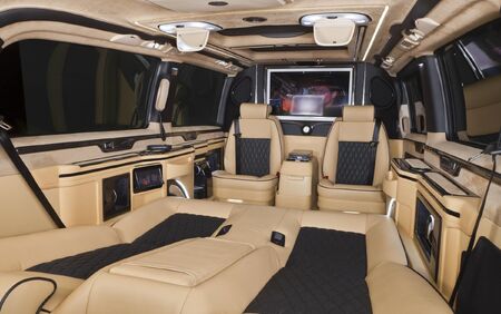 KLASSEN VIP VAN MVD 9007