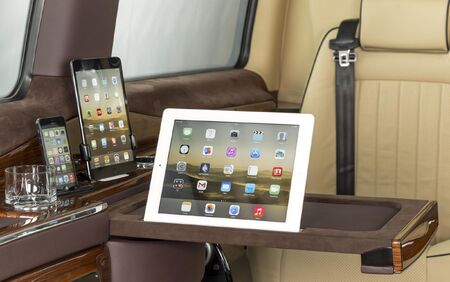 KLASSEN VIP VAN MVD 9052