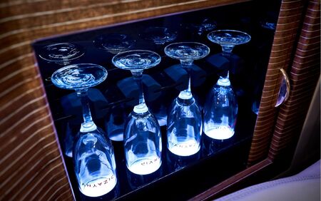 KLASSEN VIP VAN MVD 9051