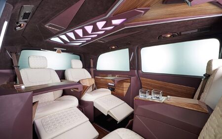 KLASSEN VIP VAN MVD 9027