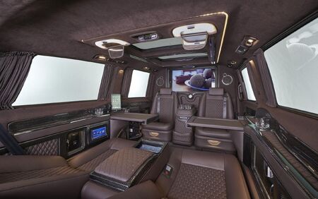 KLASSEN VIP VAN MVD 9032