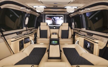 KLASSEN VIP VAN MVD 9007