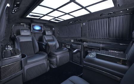 KLASSEN VIP VAN MVD 9031