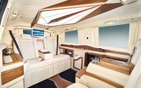 KLASSEN VIP VAN MVD 9051