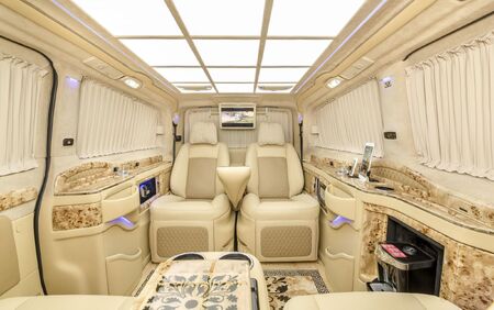 KLASSEN VIP VAN MVD 9013