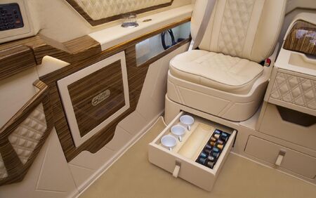 KLASSEN VIP VAN MSE 9008