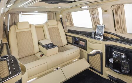 KLASSEN VIP VAN MVD 9000