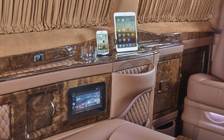 KLASSEN VIP VAN MVD 9023