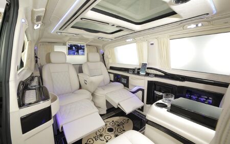 KLASSEN VIP VAN MVD 9008