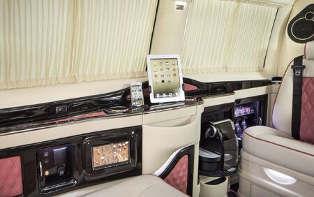 KLASSEN VIP VAN MVD 9002