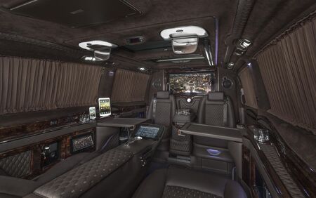 KLASSEN VIP VAN MVD 9018