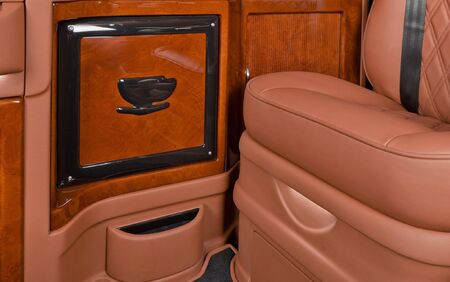 KLASSEN VIP VAN MVD 9003