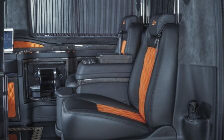 KLASSEN VIP VAN MVD 9022