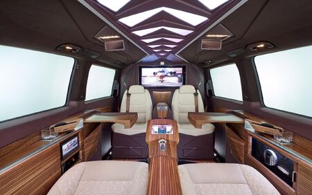 KLASSEN VIP VAN MVD 9027