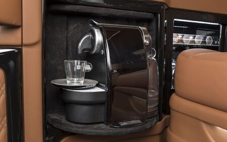 KLASSEN VIP VAN MVD 9017