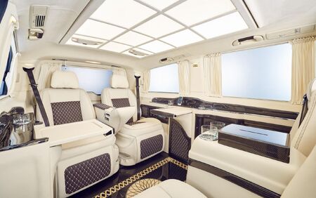 KLASSEN VIP VAN MVD 9028