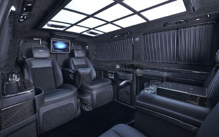 KLASSEN VIP VAN MVD 9031