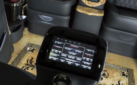 KLASSEN VIP VAN MVD 9011