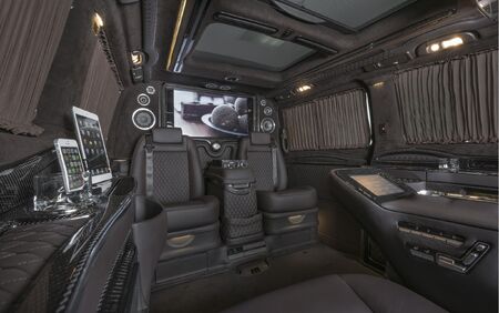 KLASSEN VIP VAN MVD 9021