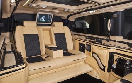 KLASSEN VIP VAN MVD 9007