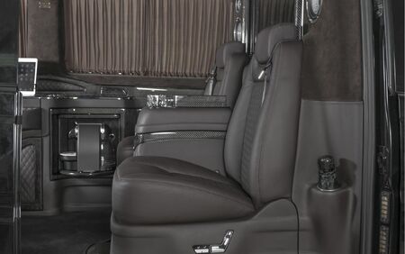 KLASSEN VIP VAN MVD 9021