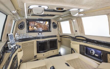 KLASSEN VIP VAN MVD 9000