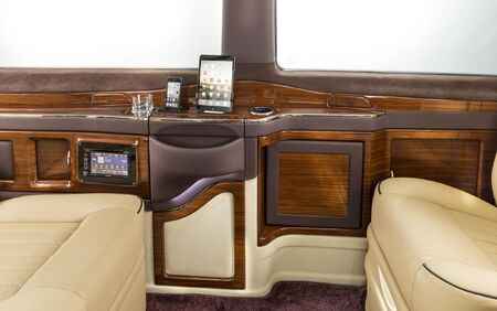 KLASSEN VIP VAN MVD 9025