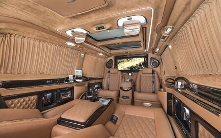 KLASSEN VIP VAN MVD 9017