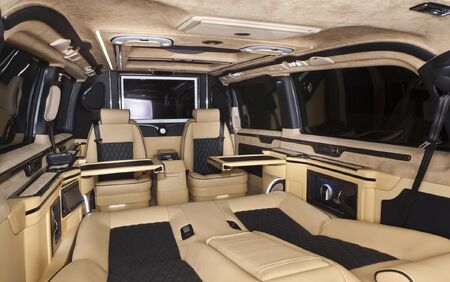 KLASSEN VIP VAN MVD 9007